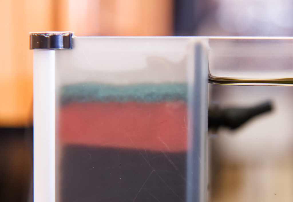 Use a Pot Scrubber / Sponge In Fluval Spec Aquarium Filter